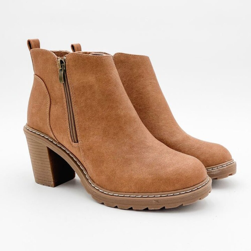 Women's Camel Brown Rocky Top Heeled Boot Corkys Footwear Size 8 NWT